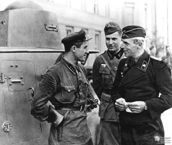 Soviet and Nazi officers