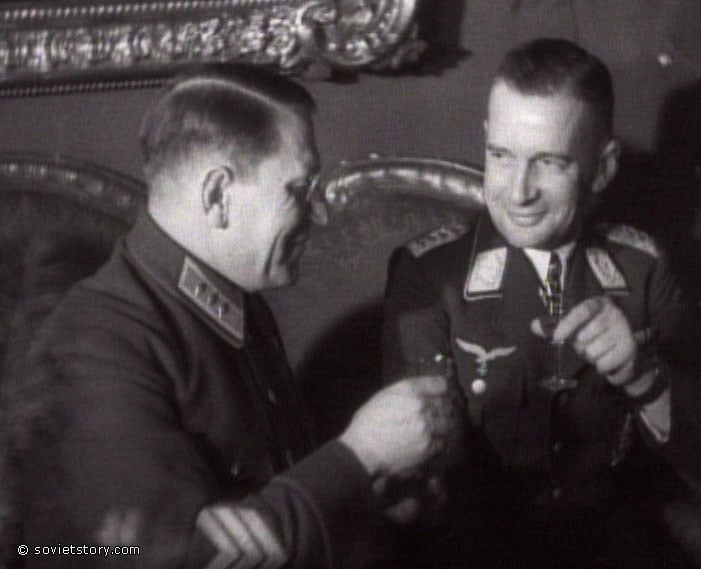 nazi-and-soviet-officers