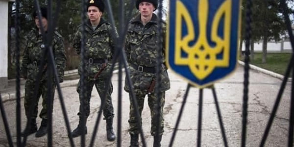 украинские военные в Крыму