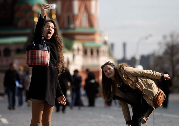 Взгляды молодежи намного менее «советские», чем у населения в целом Фото: А. Махонин / Ведомости 