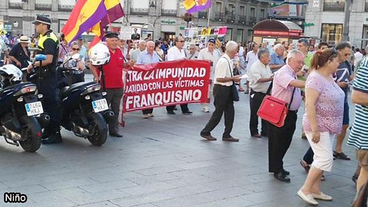 A Spanish Twitter user shared a picture of the Madrid demonstration showing a banner bearing the words: "Against Impunity. Solidarity with the victims of Francoism."