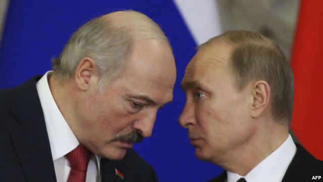 Президент Беларуси Александр Лукашенко и его российский коллега Владимир Путин
