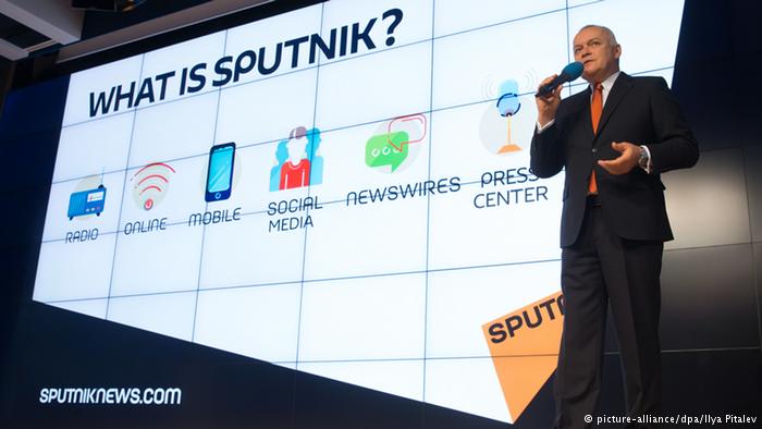 Dmitry Kiselev en la presentación de la agencia Sputnik Sputnik