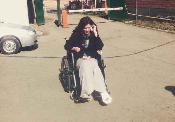 Aleksandra Yelagina, a journalist from The New Times, outside the hospital after treatment for injuries suffered in an attack March 9, 2016 near the Chechen border. Photo by Dmitry Utukin