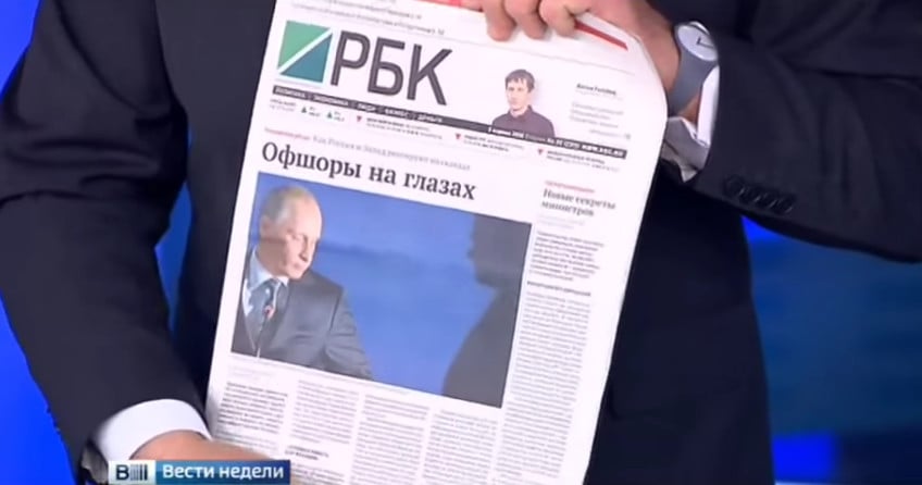 Dmitry Kiselyov displays RBC's controversial frontpage. Image: Tjournal.ru
