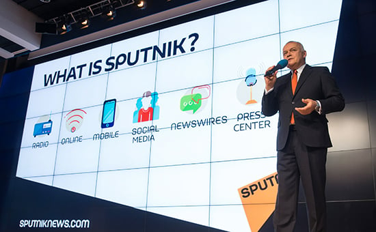 Dmitry Kiselev en la presentación de la agencia Sputnik Sputnik