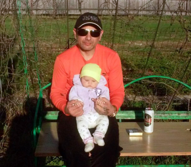 Андрей Захтей с дъщеричката си. Снимка: лична страница във ВКонтакте
