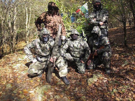 Members of Bulgarian nationalist faction BNO Shipka on the border with Turkey, “waiting for refugees”. Photo from Facebook page of BNO Shipka https://www.facebook.com/voenensauz/