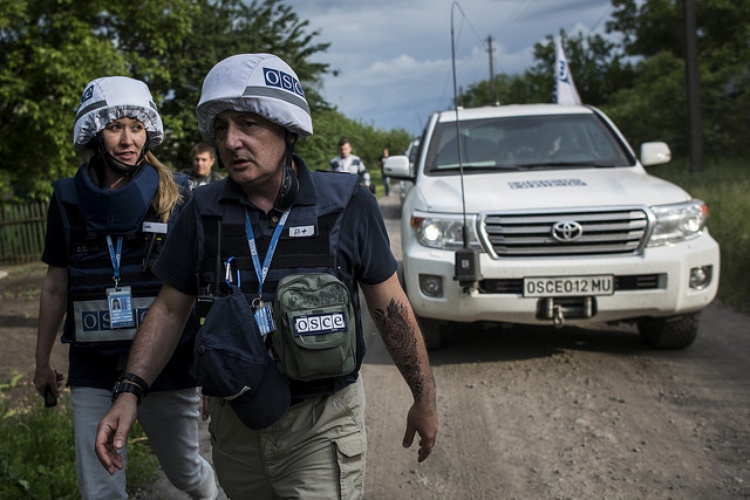 700 observateurs de l'OSCE, sont déployés en Ukraine où ils patrouillent de part et d'autre de la ligne de front (photo OSCE)/ Comité Ukraine