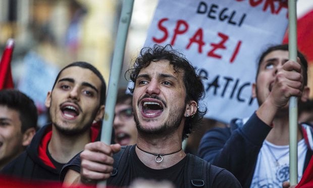 People supporting the ‘no’ side on the upcoming constitutional referendum take to the streets in Rome. Photograph: Pacific Pres/Rex/Shutterstock 