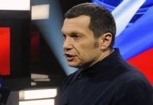 Роскомнадзор требует от Google вернуть ведущего Соловьева в тренды YouTube