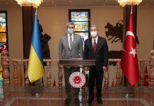 РИА «Новости»: украинского вице-премьера задержали в Турции за пьяный дебош. Правда, не за дебош и не задержали, да и вообще ничего не было