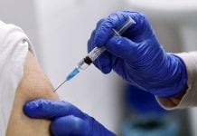 Kremelská média si pochvalují rychlost očkování v Rusku a kritizují Evropu. V zemích EU je však situace lepší