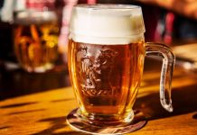 РИА «Новости» повторило фейк о том, что чешские пивовары «будут плакать» из-за ссоры с Россией