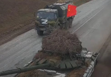 La disinformazione russa ci aiuta a comprendere i piani di Putin Tank russo in Ucraina