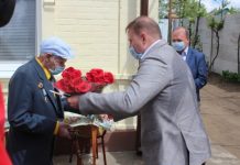 Фейк РИА «Новости»: в Украине ветеран из-за угроз националистов три года не решался носить ордена в День Победы