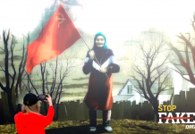 Elinde Sovyet Bayrağı Tutan Ihtiyar Kadın – Ukrayna’da  Rusya Propagandasının Başarabildiği Tek Şey