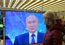 «Напоминает трансляцию с заседания радикальной религиозной секты». Как меняется российская пропаганда во время войны