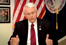 РИА «Новости» выставило прокремлевского комментатора из США кукловодом Украины, которому безразлично, сколько украинцев погибнет