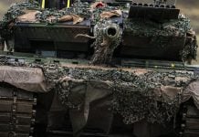 Фейк кремлевских СМИ: российские военные под Херсоном захватили и утопили в болоте танк Leopard