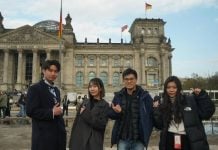 Российские телеканалы публикуют видео знамени победы СССР над Рейхстагом. Оно оказалось фейком