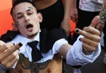 Фейк РИА «Новости»: уехавшие артисты «выстроились в очередь» на возвращение в Россию