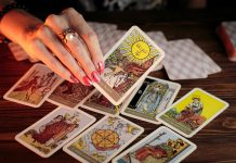 Wartime Tarot Readings in Russia