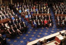 Cientos de cubanos instan al Congreso de EEUU a apoyar a Ucrania