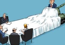 Москва робить ведмежу послугу «французькому бранцю»: дайджест пропаганди за 26 серпня