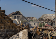 Rusia lanza ataque masivo de misiles y drones contra Ucrania; Zelenskyy lo califica de «vil»