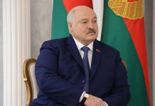 Лукашенко заявил, что Украина обвиняет его в намерениях захватить Чернобыльскую АЭС. Но подобных заявлений Украина не делала