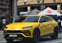 Фейк РІА «Новости»: жителі Європи обурені пільгами для українських біженців та їхніми розкішними машинами