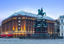 «Немає, відповідають, у готелі місць». Фейк програми «Вести»: у травневі свята іноземним туристам не вистачає місць у російських готелях