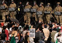 Фейк «Вестей недели»: демократи набирають «крутих хлопців» для заворушень у Каліфорнії, а сенатор-демократ напав на жінку-міністра