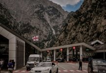 Фейк российских СМИ: власти Украины отказываются принять своих граждан, застрявших на российско-грузинской границе