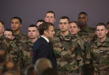 «Вести» выдали статью с критикой Макрона на российском дезинформационном сайте за информацию французского издания